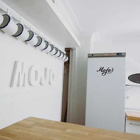 Mojo Beach House Vandrarhem *